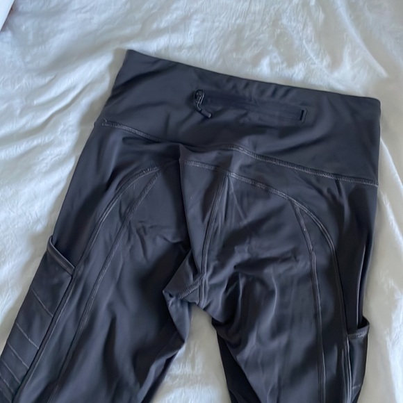 Gray Lululemon Leggings Size 4 - Picture 2 of 4